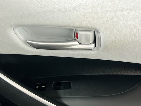 Used 2024 Toyota Corolla SE image 32