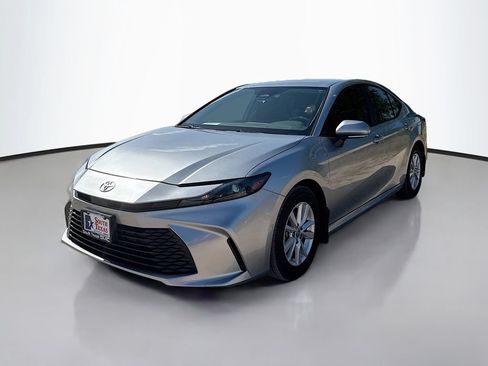 Used 2025 Toyota Camry LE w/ Convenience Package FWD image 3