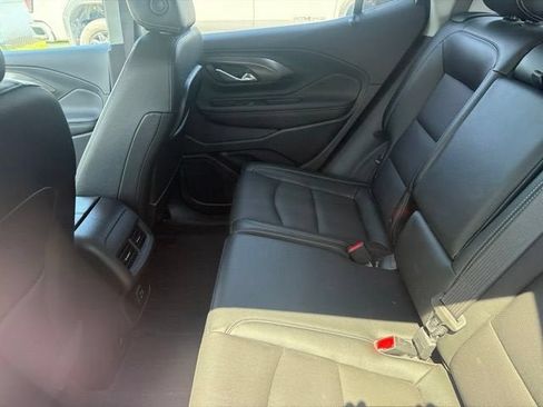 Used 2022 GMC Terrain SLT w/ Infotainment Package II FWD image 6