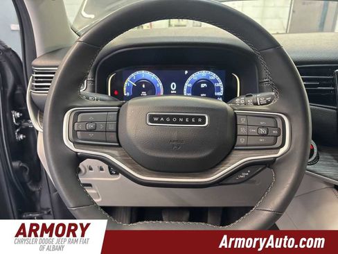 Used 2023 Jeep Wagoneer L Series II image 14