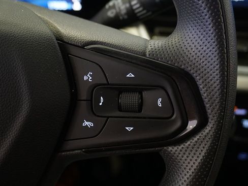 Certified 2025 Chevrolet Trax LT image 19