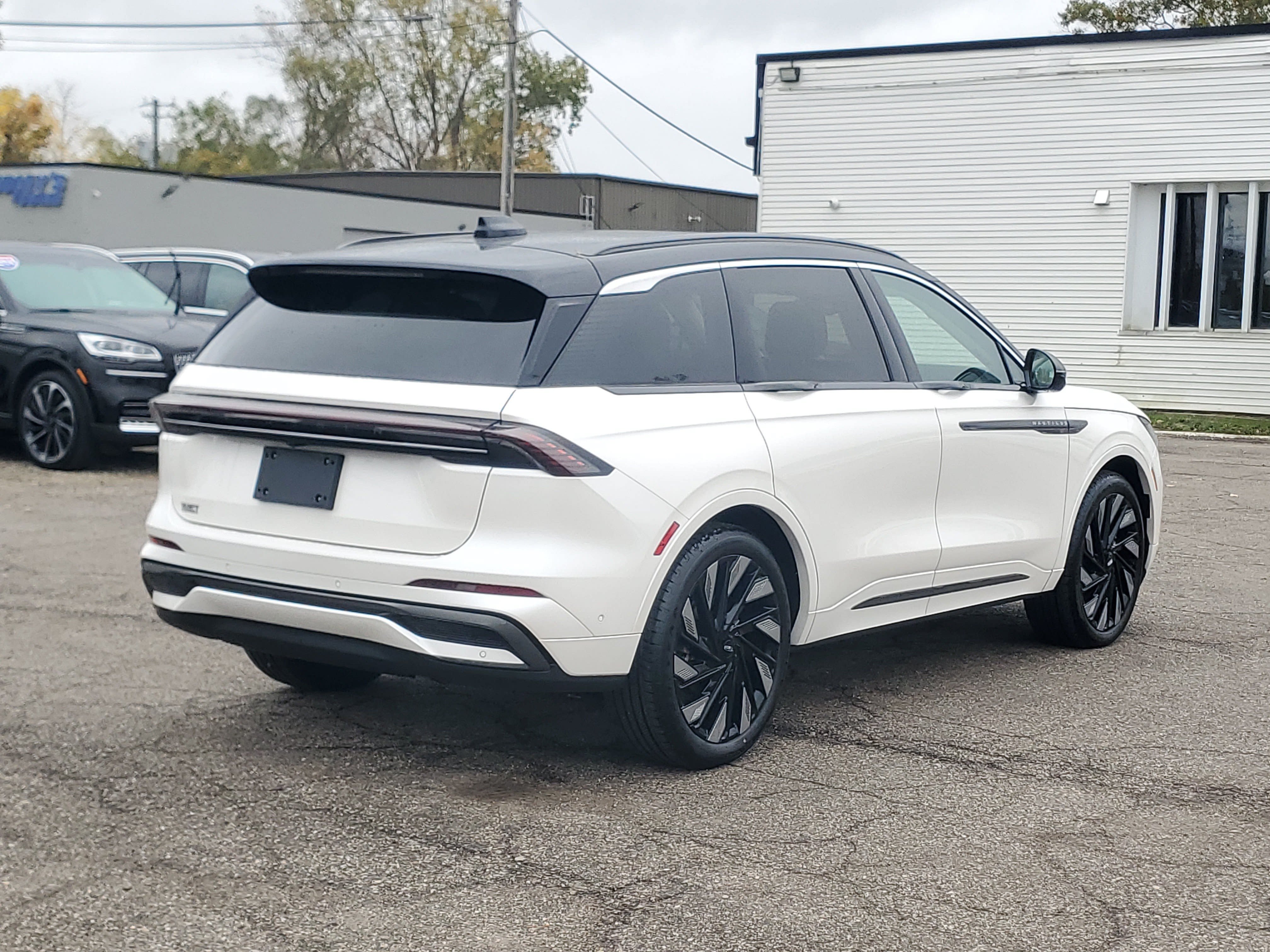 Certified 2024 Lincoln Nautilus Black Label w/ Jet Appearance Package (87T) AWD/4WD image 6
