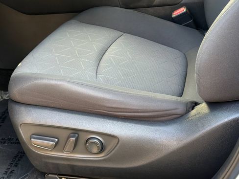 Used 2021 Toyota RAV4 XLE w/ Convenience Package AWD/4WD image 22