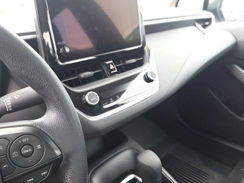 Used 2025 Toyota Corolla LE image 10