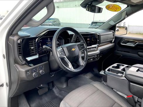 Used 2024 Chevrolet Silverado 1500 LT AWD/4WD image 8