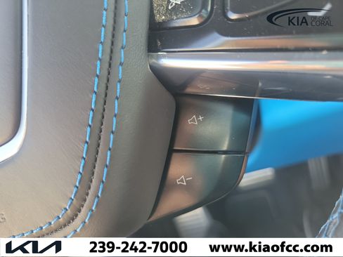 Used 2022 Chevrolet Corvette Stingray Premium Conv w/ Z51 Performance Package RWD image 29