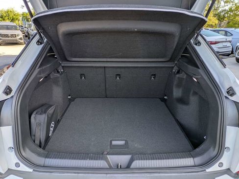 Used 2023 Volkswagen ID.4 Pro RWD image 13