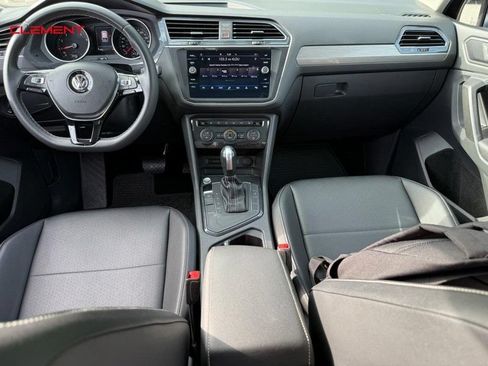 Used 2021 Volkswagen Tiguan SE FWD image 13