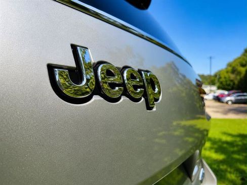 Used 2023 Jeep Grand Cherokee L Overland w/ Advanced Protech Group III AWD/4WD image 10