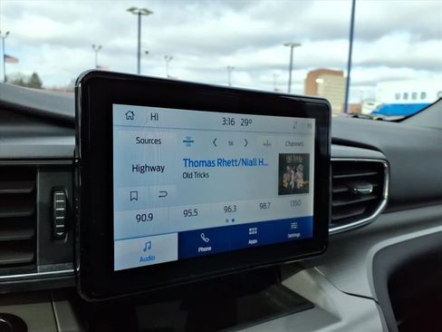 Certified 2023 Ford Explorer XLT w/ Equipment Group 202A image 22