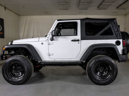 Used 2018 Jeep Wrangler Sport image 11