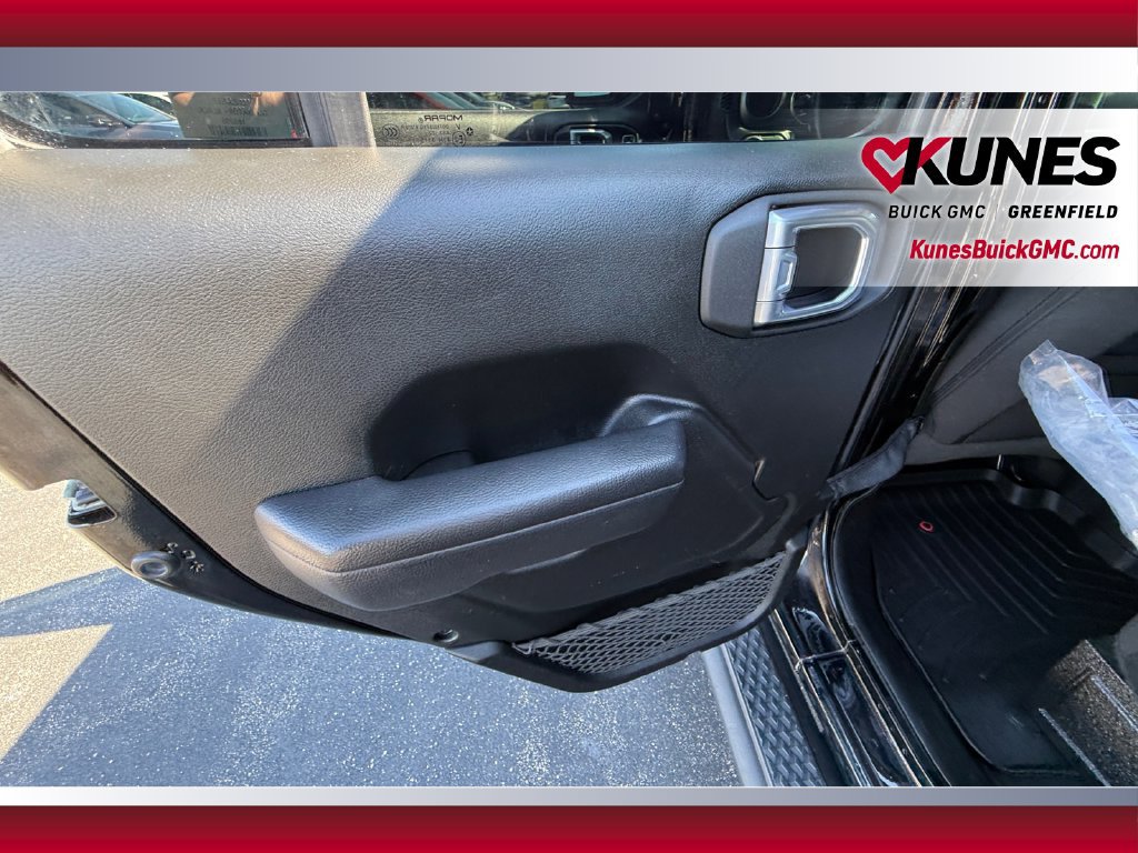 Used 2022 Jeep Gladiator Sport AWD/4WD image 33