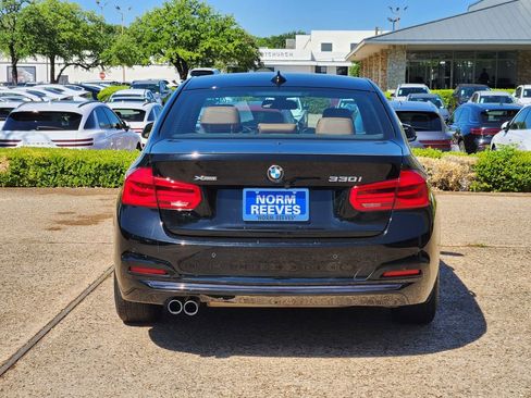Used 2017 BMW 330i xDrive Sedan AWD/4WD image 6