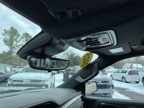 Used 2025 GMC Sierra 1500 AT4 w/ AT4 Premium Package image 24