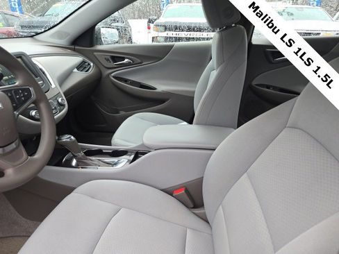 Used 2017 Chevrolet Malibu LS image 13