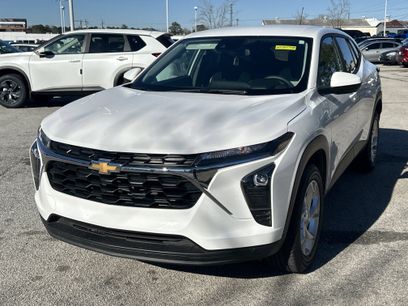 Used 2025 Chevrolet Trax LS w/ LS Convenience Package