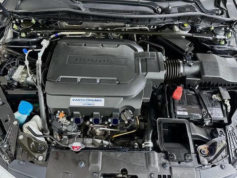 Used 2017 Honda Accord Touring image 31