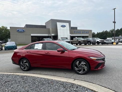 Used 2024 Hyundai Elantra SEL w/ Convenience Package FWD image 1