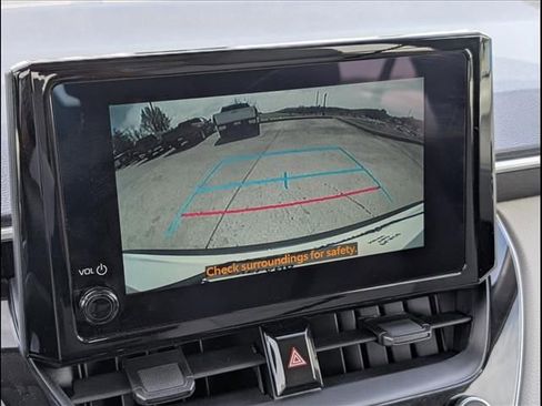 Used 2024 Toyota Corolla Cross L image 11