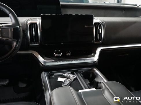 Used 2025 Ford Expedition Max Platinum w/ Stealth Performance Package AWD/4WD image 19