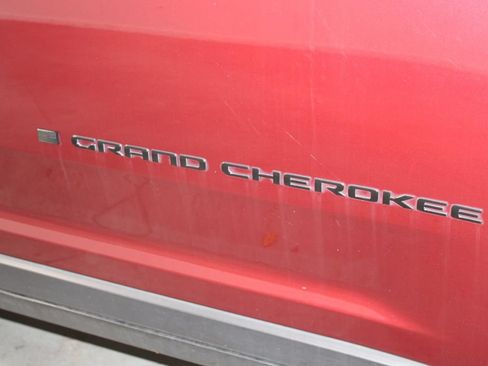 Used 2024 Jeep Grand Cherokee Altitude AWD/4WD image 12