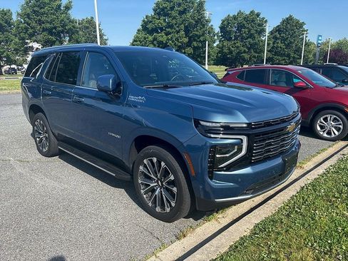 Used 2025 Chevrolet Tahoe High Country w/ Sun And Tow Package AWD/4WD image 1