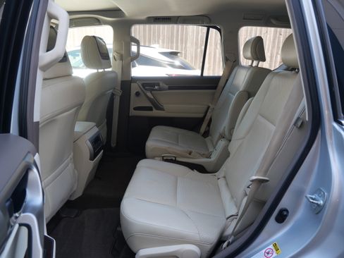 Used 2017 Lexus GX 460 Luxury image 10