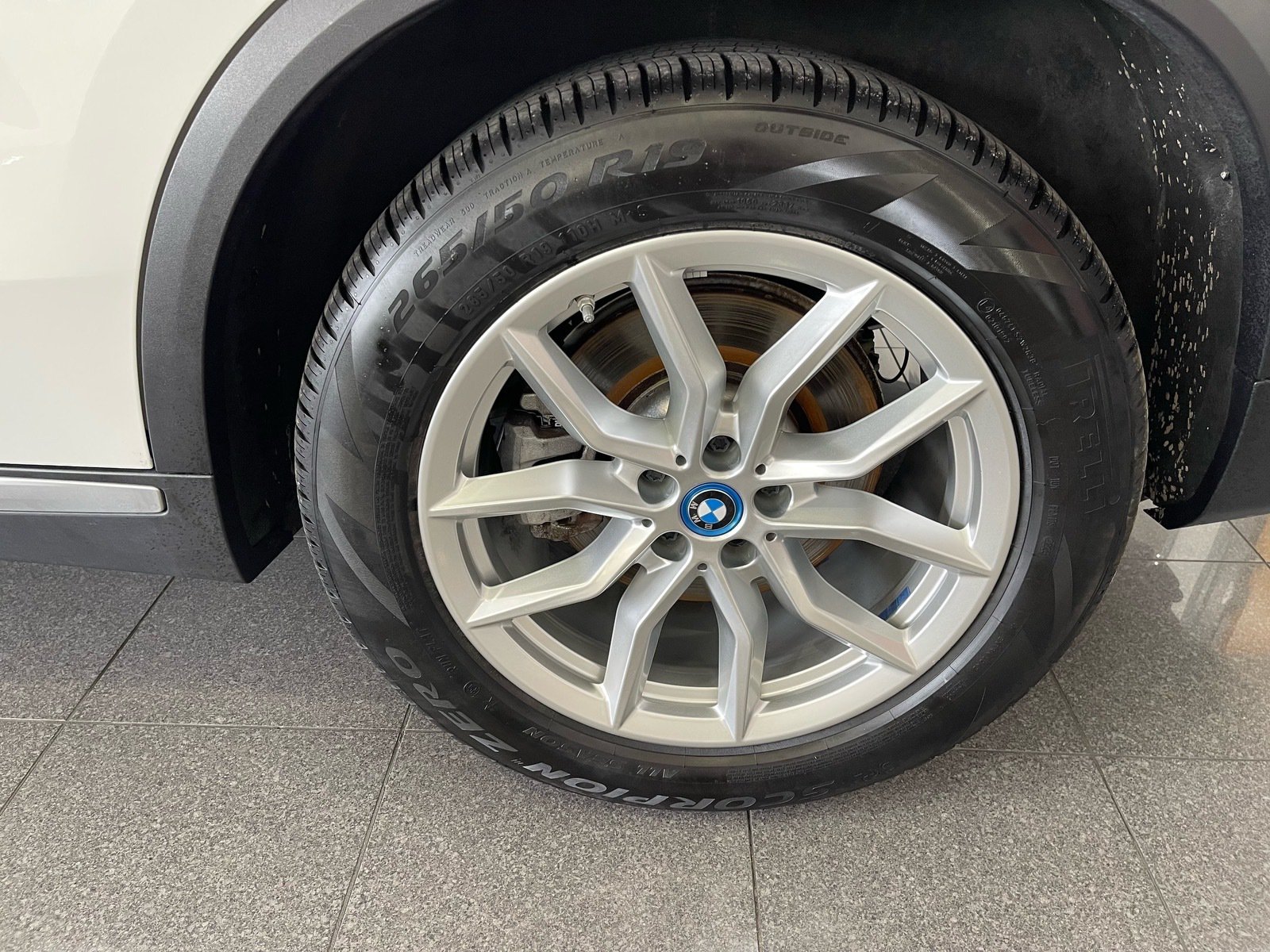 Used 2023 BMW X5 xDrive45e w/ Executive Package AWD/4WD image 23