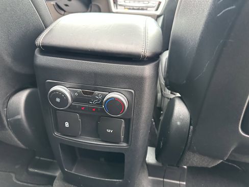 Used 2020 Ford Explorer XLT w/ Equipment Group 202A AWD/4WD image 31