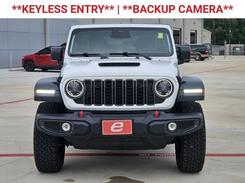 Used 2026 Jeep Wrangler Unlimited Rubicon AWD/4WD image 2