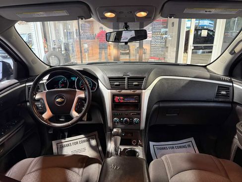 Used 2012 Chevrolet Traverse LT FWD image 19