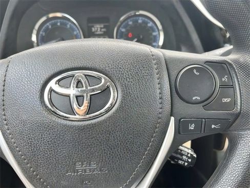 Used 2018 Toyota Corolla LE w/ LE Premium Package w/Moonroof image 25