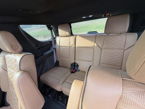 Used 2023 Cadillac Escalade Premium Luxury w/ LPO, Radiant Package AWD/4WD image 18