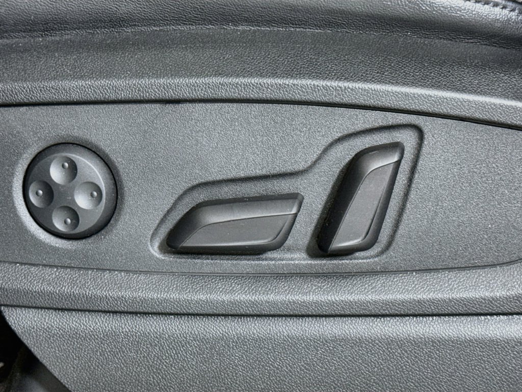 Used 2021 Audi Q5 e Premium w/ Convenience Package AWD/4WD image 18
