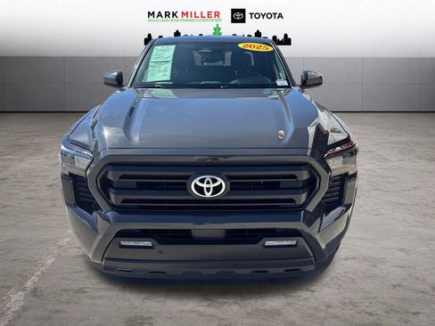 Certified 2025 Toyota Tacoma SR5 AWD/4WD image 9