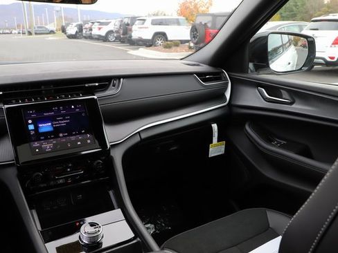 New 2025 Jeep Grand Cherokee Altitude image 25