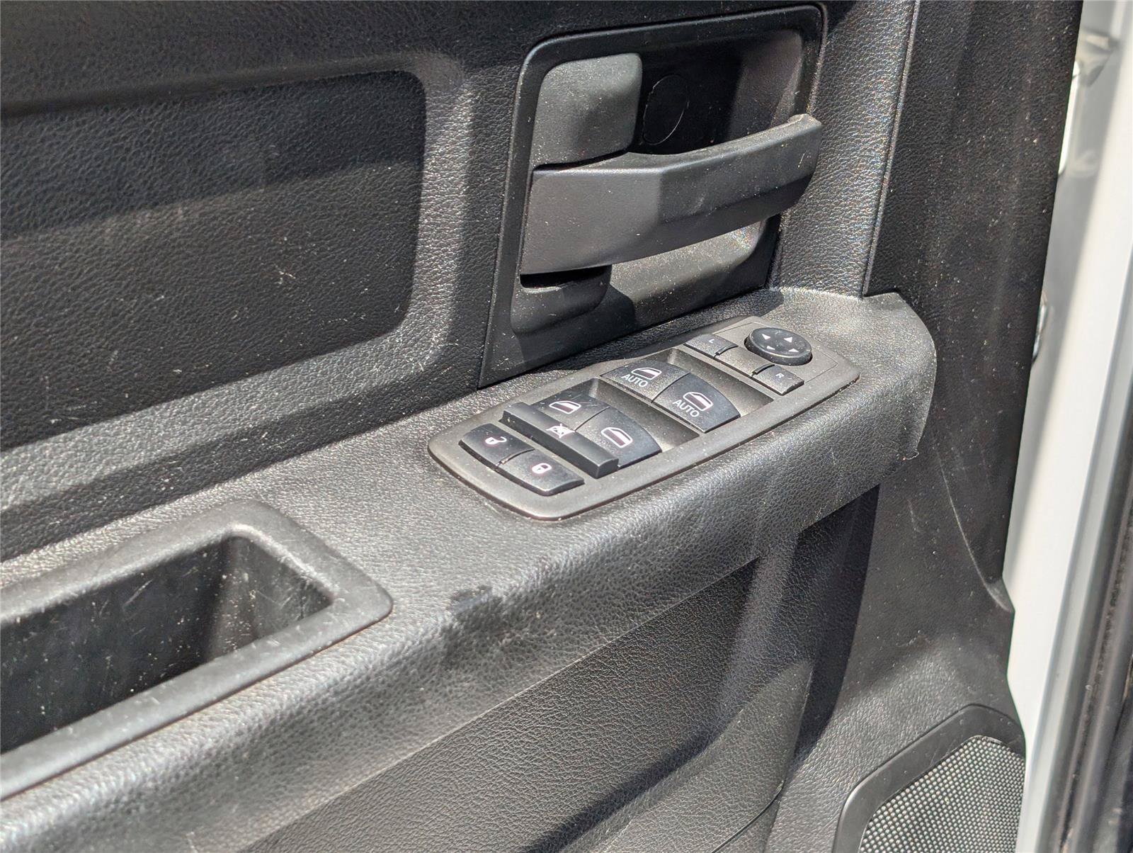 Used 2021 RAM 2500 Tradesman w/ Chrome Appearance Group AWD/4WD image 16