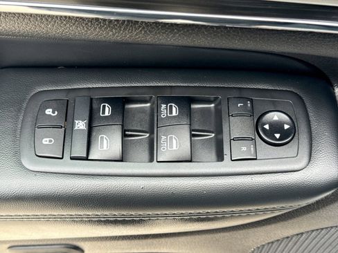 Used 2021 Jeep Grand Cherokee Limited AWD/4WD image 19
