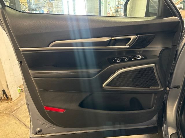 Used 2025 Kia Telluride S AWD/4WD image 10
