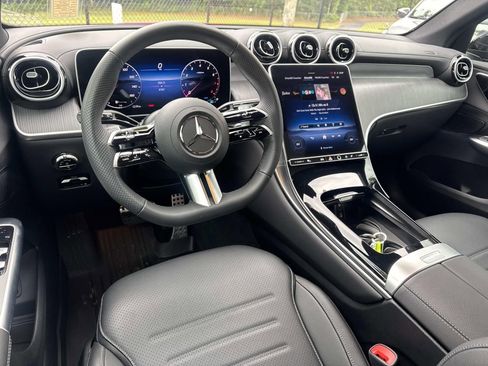 Used 2025 Mercedes-Benz GLC 300 image 21