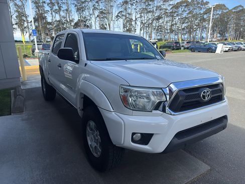 Used 2014 Toyota Tacoma 4x4 Double Cab w/ SR5 Package image 20