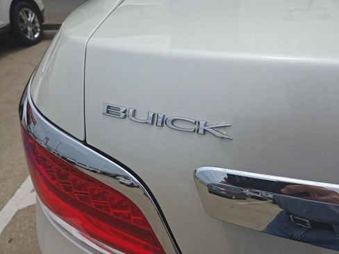 Used 2011 Buick LaCrosse CXL w/ Entertainment Package FWD image 7