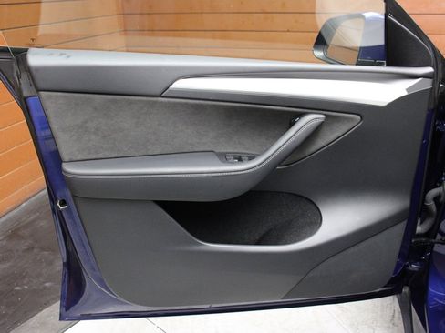 Used 2022 Tesla Model Y Performance image 50