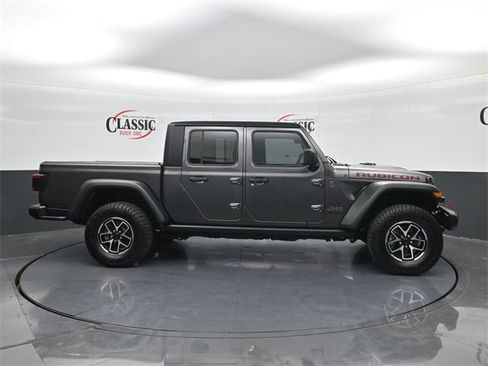 Used 2025 Jeep Gladiator Rubicon w/ Convenience Group image 6