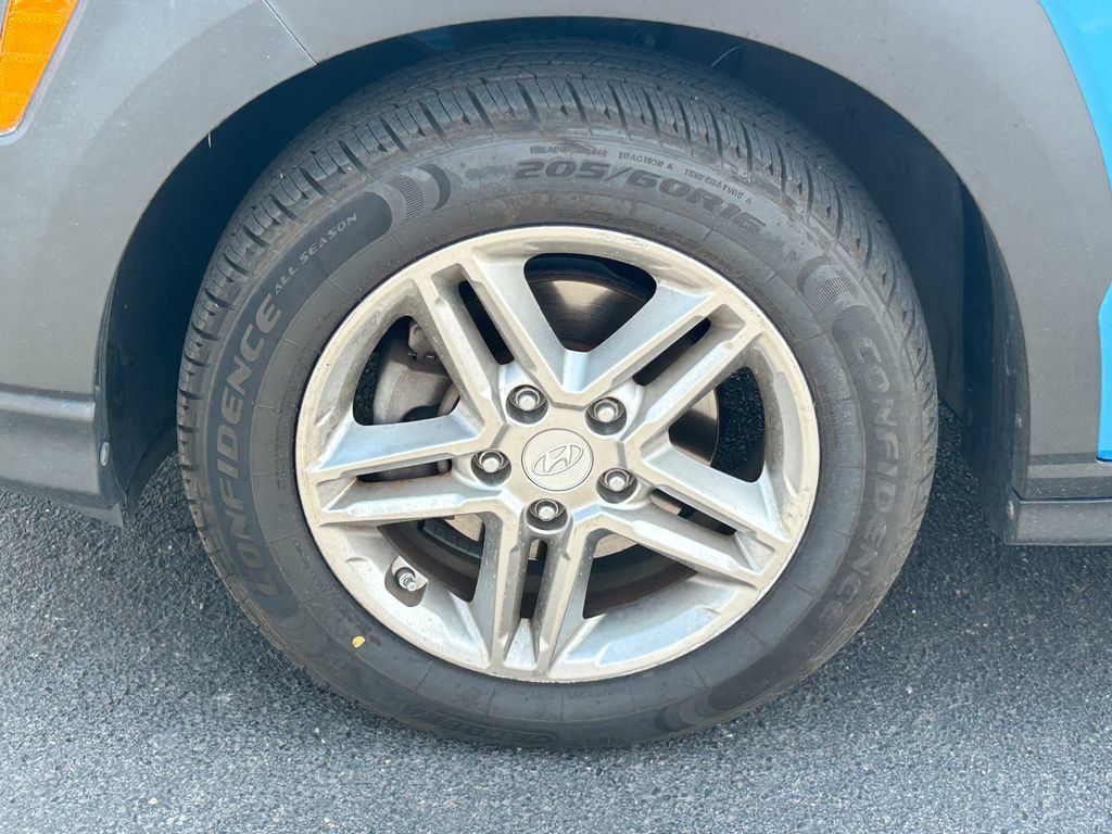 Used 2019 Hyundai Kona SE FWD image 12