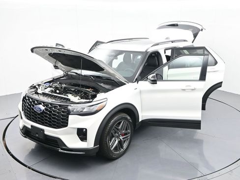 New 2025 Ford Explorer ST-Line w/ Premium Package image 35