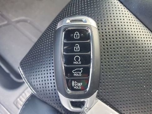 Used 2021 Hyundai Palisade Calligraphy w/ Winter Package image 32