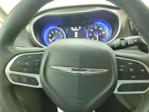 Used 2023 Chrysler Voyager LX FWD image 28