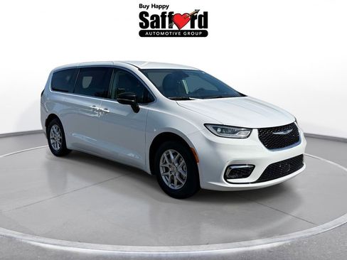 Used 2024 Chrysler Pacifica Touring-L FWD image 10