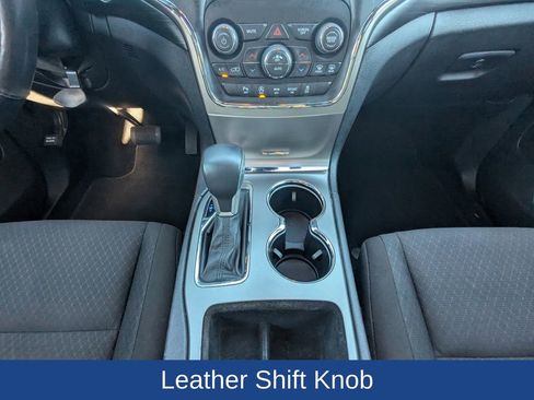 Used 2020 Jeep Grand Cherokee Laredo w/ 18" Wheel & 8.4" Radio Group image 18